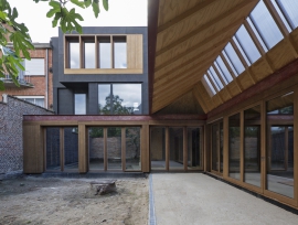 Renovatie staalatelier tot woning & atelier
